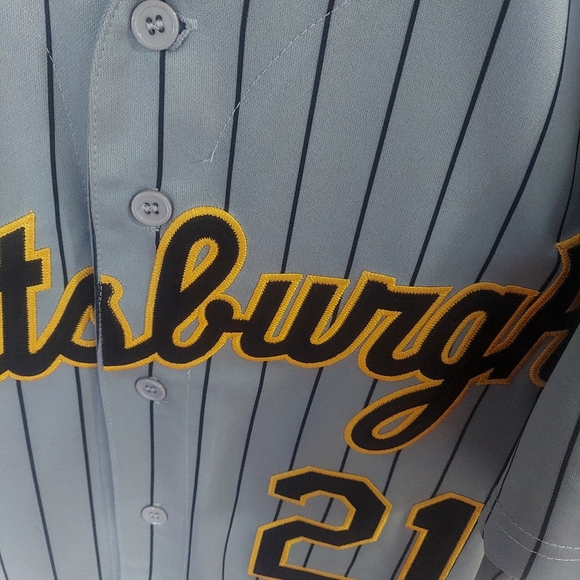 Roberto Clemente Pittsburgh Pirates Gray Pinstripe. NEW - Picture 5 of 8